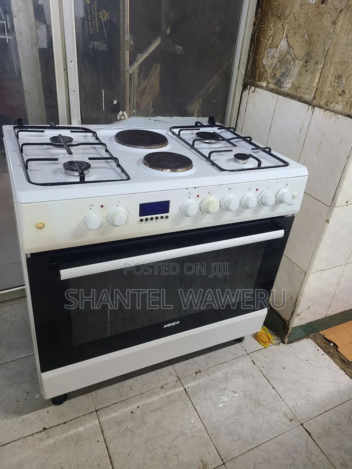 2 Hot Plate +4 Gas Cooker