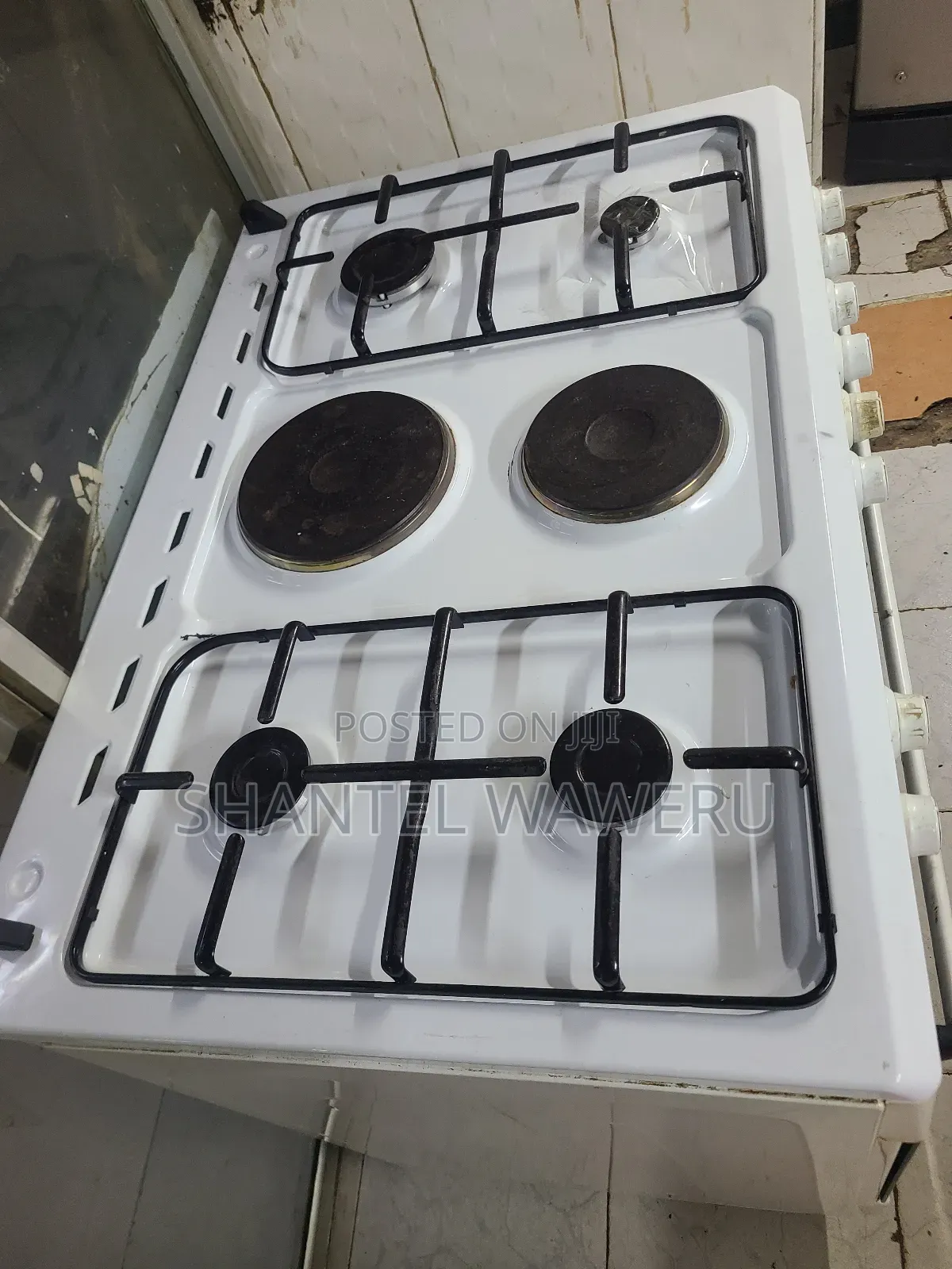 2 Hot Plate +4 Gas Cooker