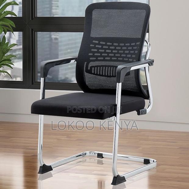 Office Chair: Mesh Movable Conference Office Chair