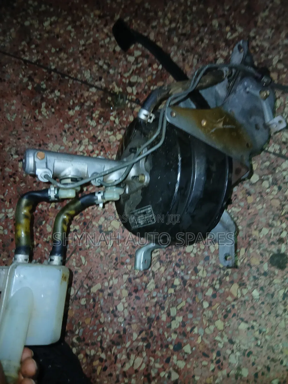 Toyota Shark 5l and 3l Brake Booster and Master Cylinder