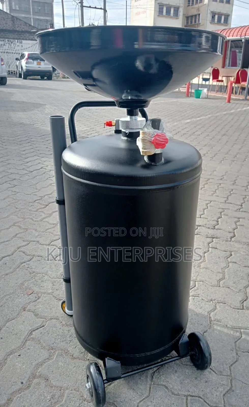 Oil Draining Machine Black in Colour