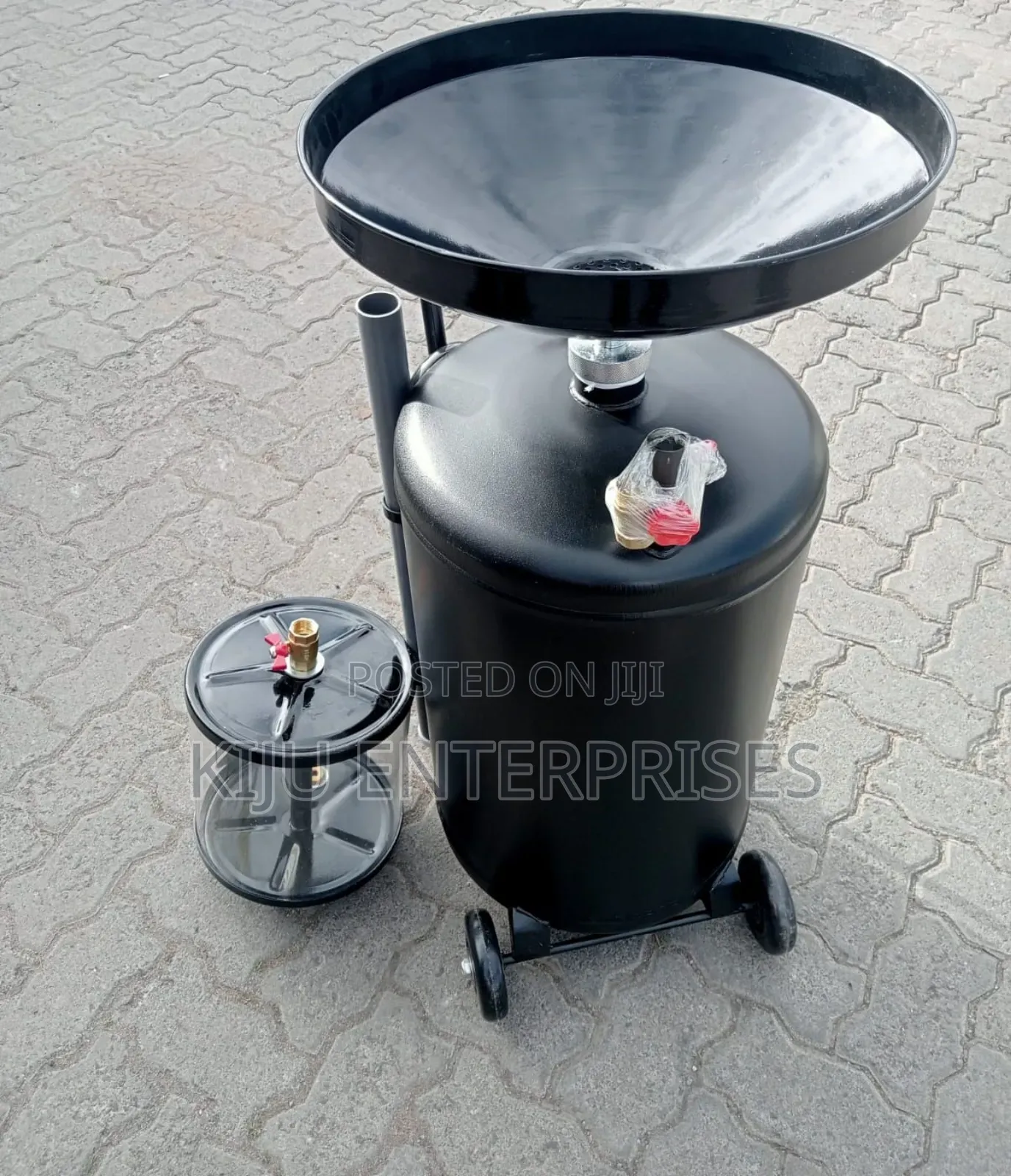Oil Draining Machine Black in Colour