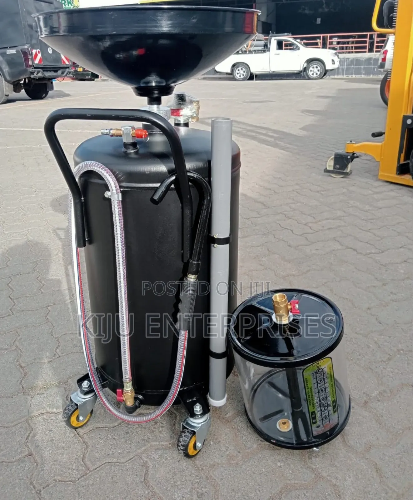 Oil Draining Machine Black in Colour