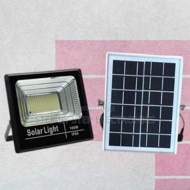 Energy Saving 100w Solar-Powered Led Flood Light