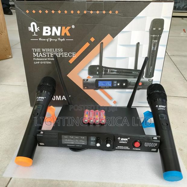 BNK Wireless Microphone 150 Meters Frequency Range