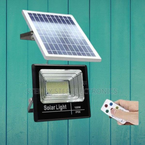 Low-Cost 100w Solar Outdoor Flood Light Lamp