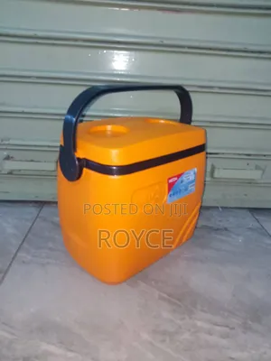 8 Litres Cooler Box