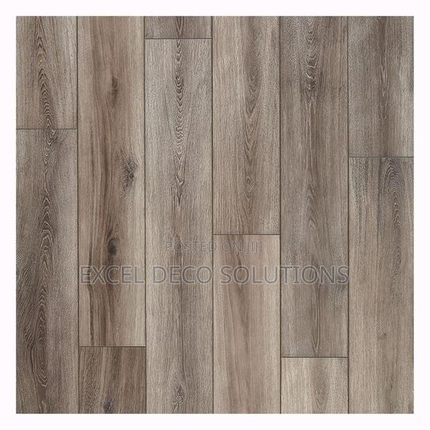 Dryback Vinyl Tiles – Smooth Stylish - main view