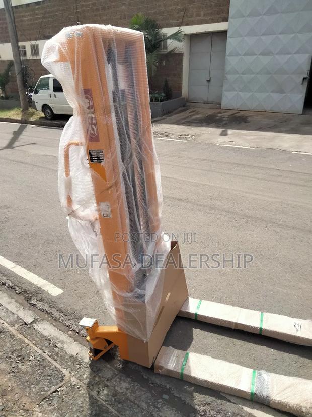 Imported Heavy Duty Manual Stackers - main view