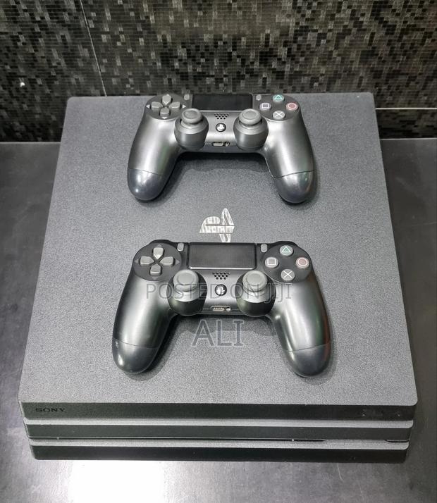 Ps4 Pro 1tb Chipped With 13 Games - main view