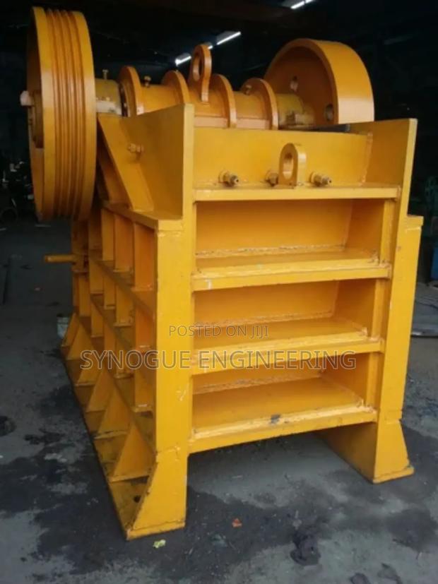 High-Performance Stone Crusher Machine - main view