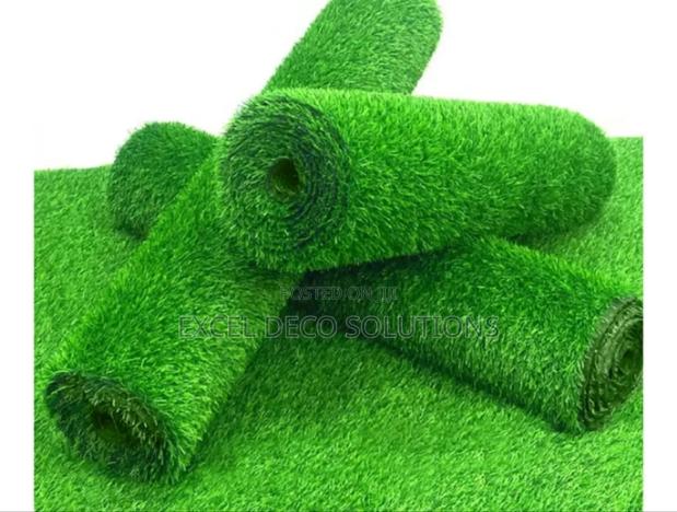 Heavy-Duty Lawn Carpet – Drainage Backing - main view