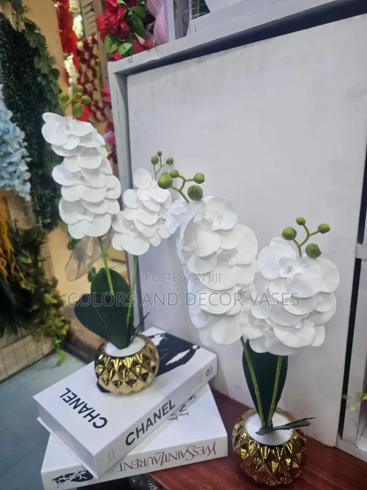 Gold Centre Pieces With Flowers
