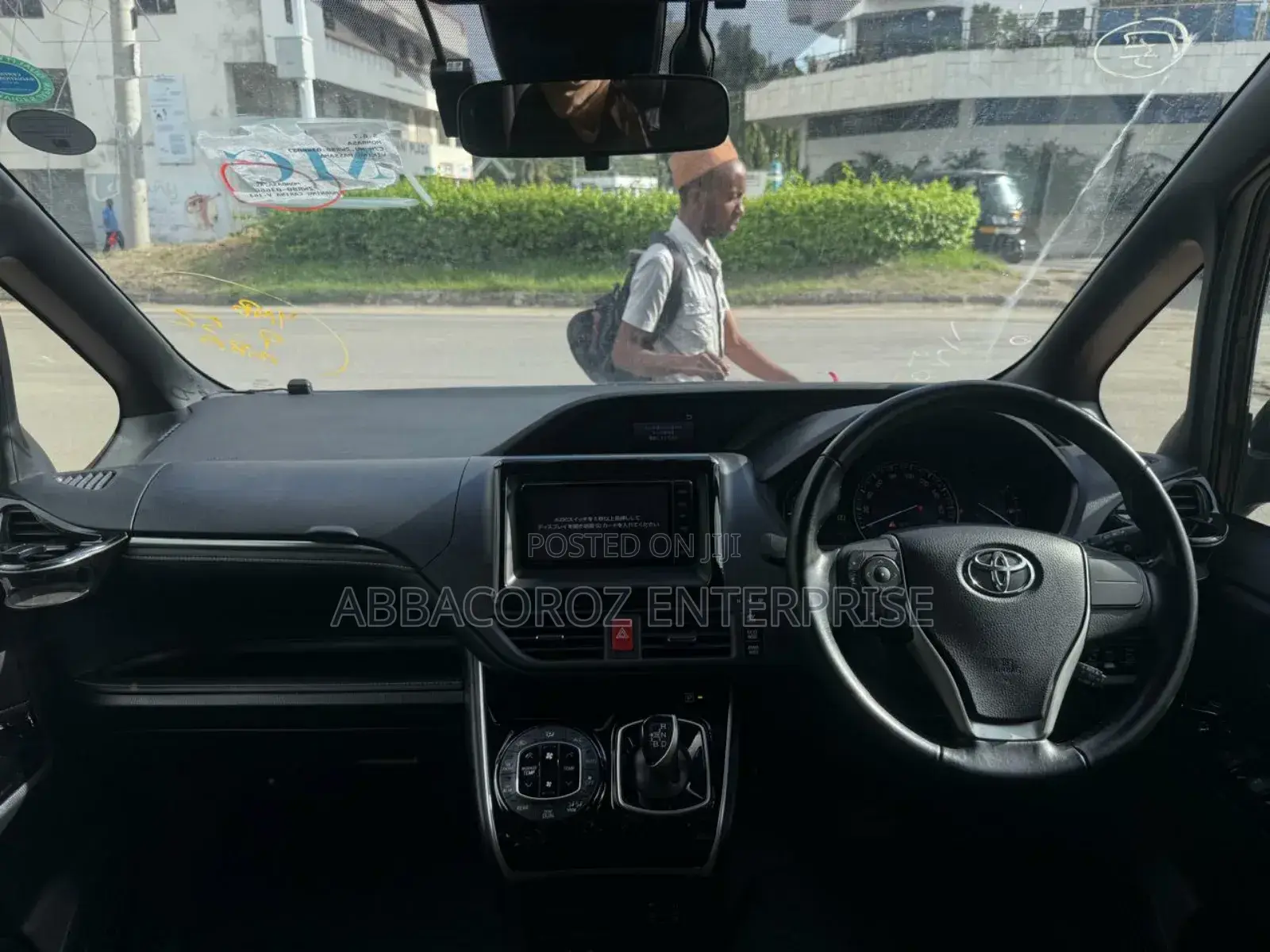 Toyota Esquire 1.8 FWD Hybrid (7 seater) 2019 Black