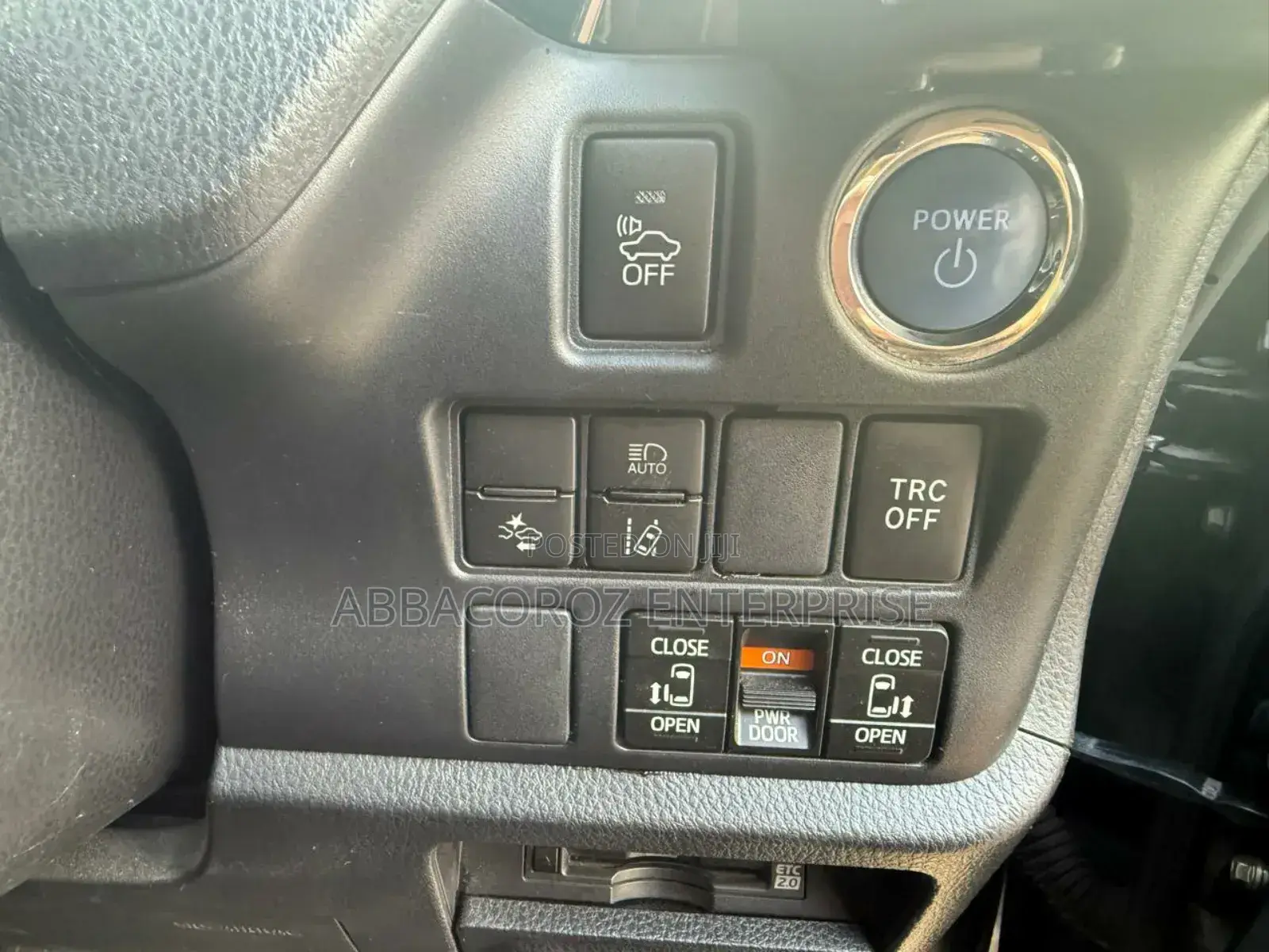 Toyota Esquire 1.8 FWD Hybrid (7 seater) 2019 Black