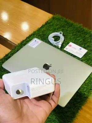 Laptop Apple MacBook 2019 16GB Intel Core I7 SSD 256GB