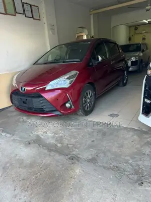 Toyota Vitz 1.3 AWD 5dr 2019 Burgundy
