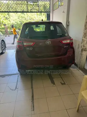 Toyota Vitz 1.3 AWD 5dr 2019 Burgundy
