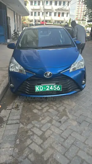Toyota Vitz 1.3 FWD 5dr 2018 Blue
