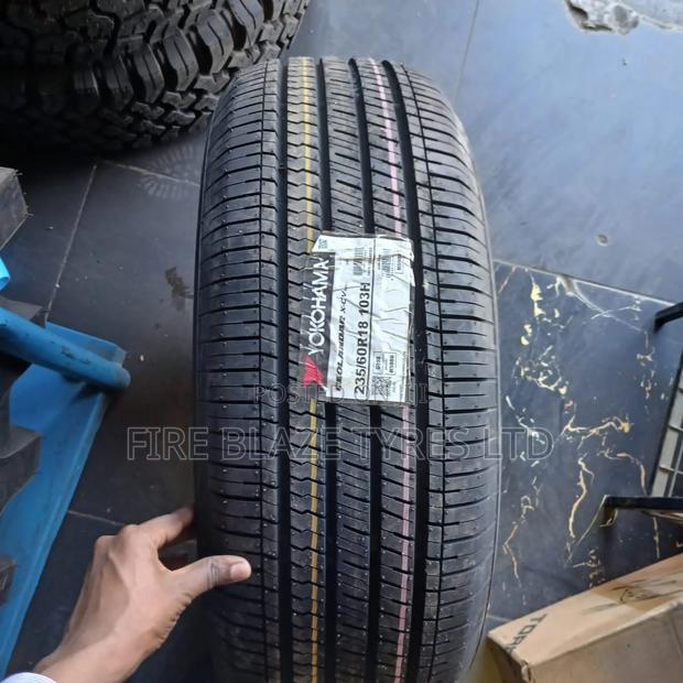 235/60r18 Yokohama Geolander - thumbnail 2