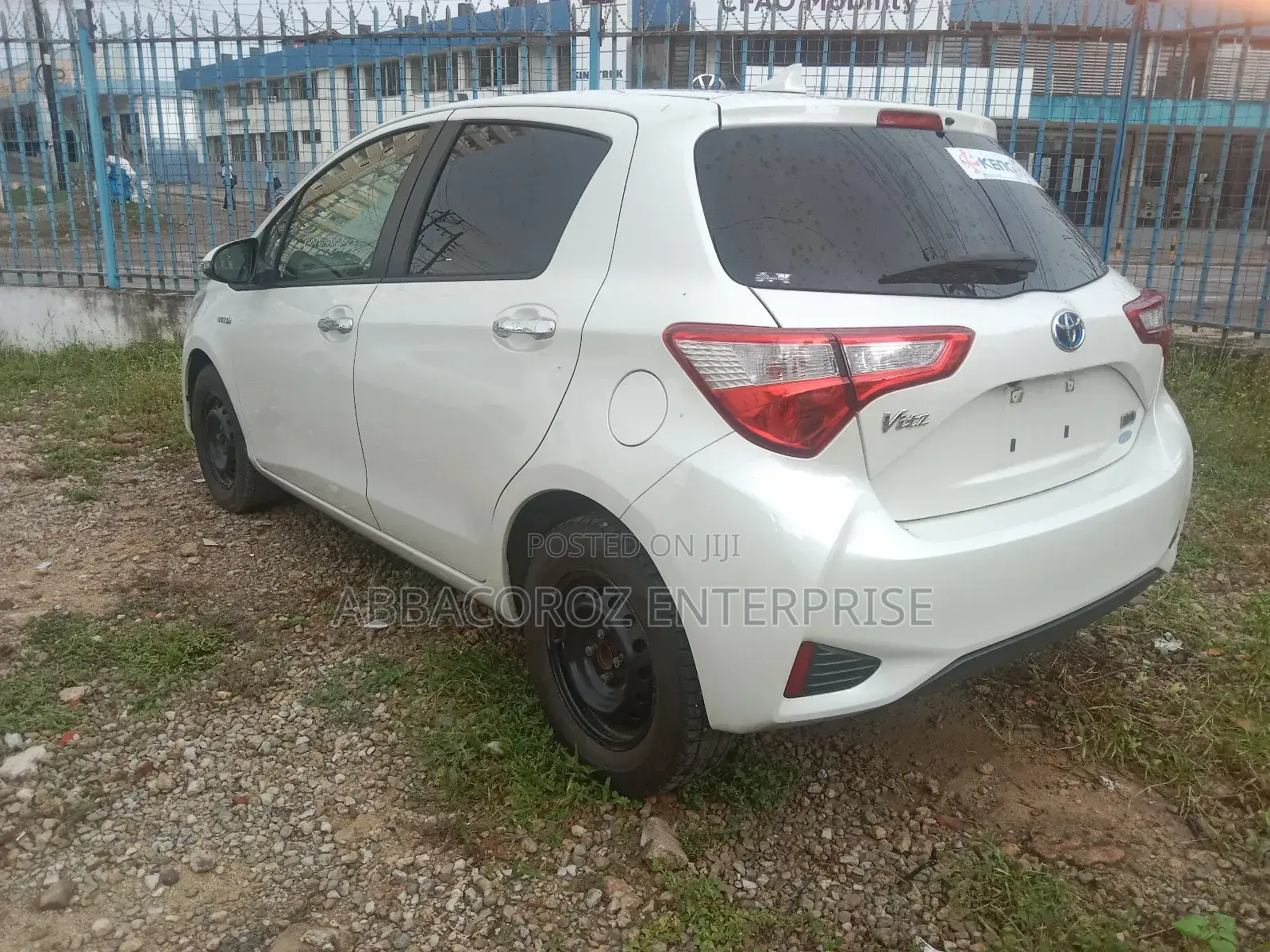 Toyota Vitz 1.5 FWD Hybrid 5dr 2019 White