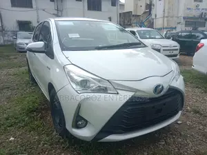 Toyota Vitz 1.5 FWD Hybrid 5dr 2019 White