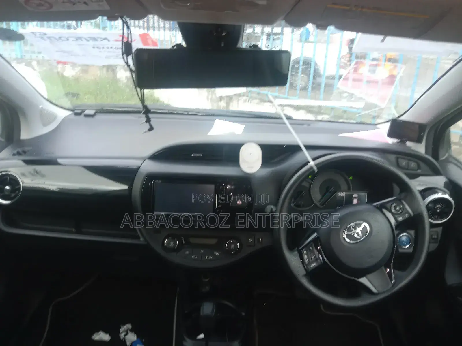 Toyota Vitz 1.5 FWD Hybrid 5dr 2019 White