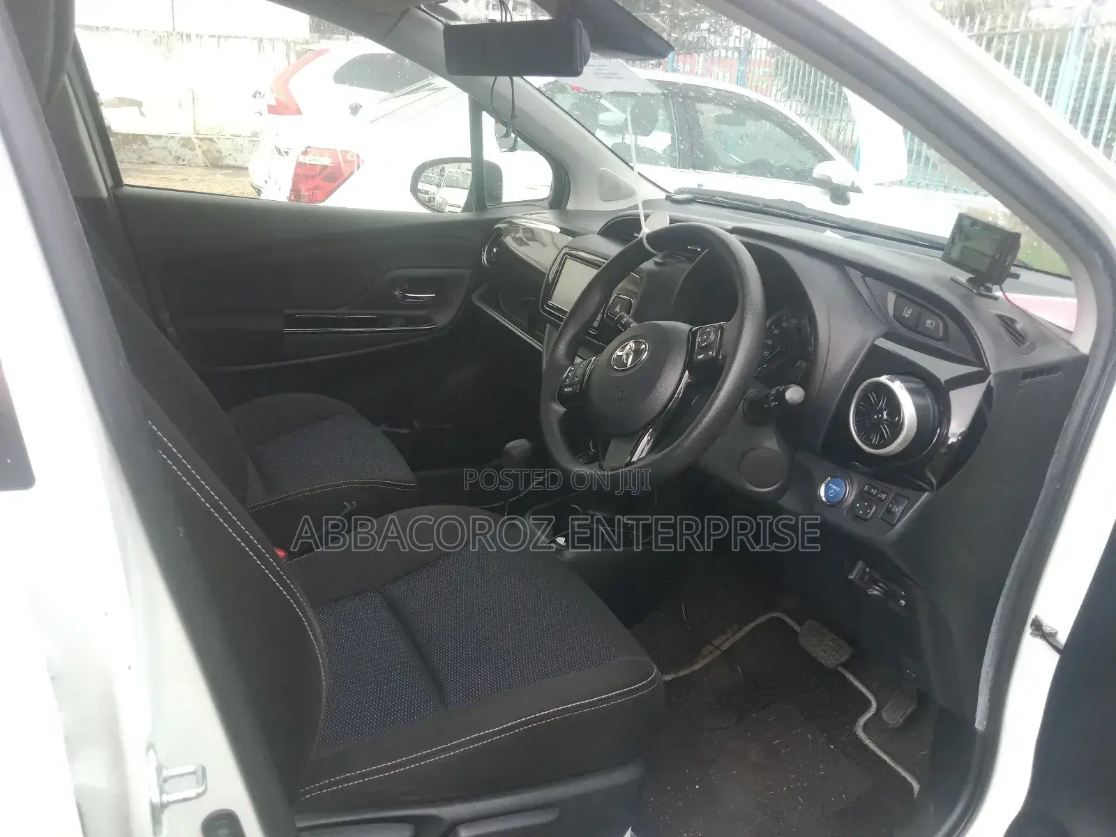 Toyota Vitz 1.5 FWD Hybrid 5dr 2019 White