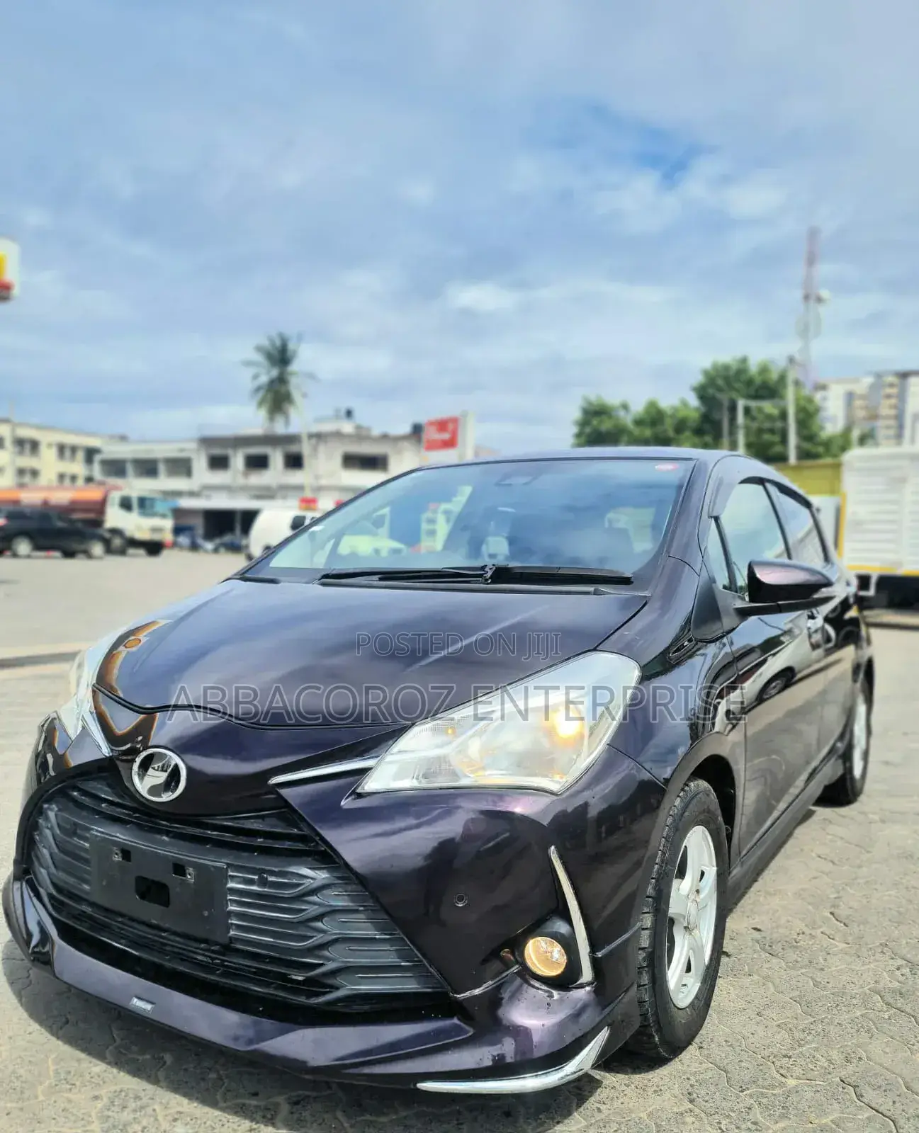 Toyota Vitz 1.3 AWD 5dr 2018 Purple