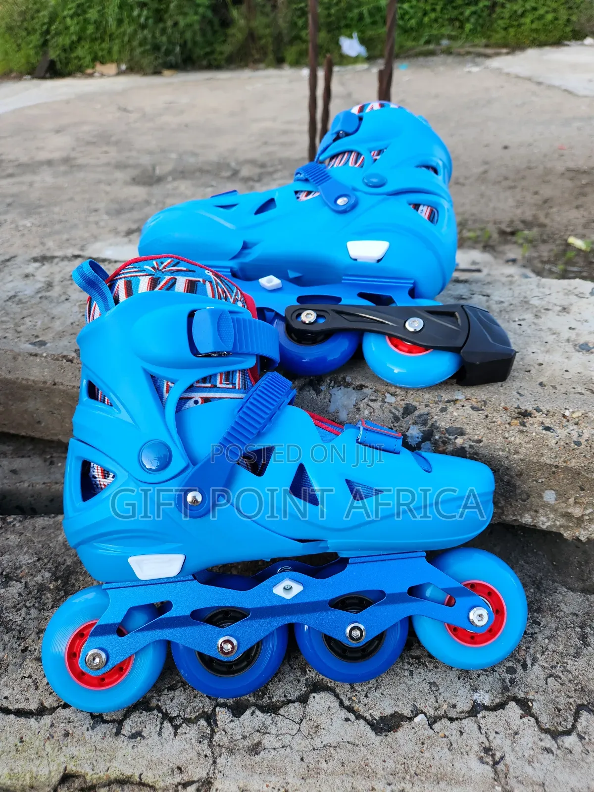 Blue Rubber Wheels Roller Skates for Kids