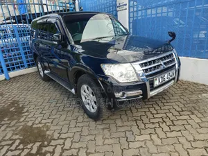 Mitsubishi Pajero 2015 Black