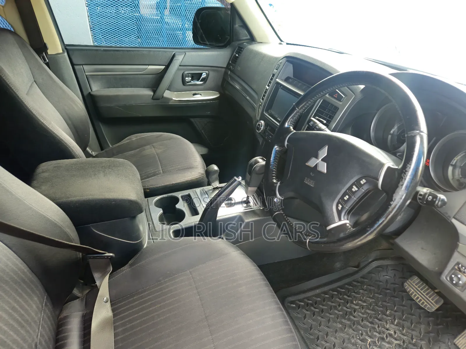 Mitsubishi Pajero 2015 Black