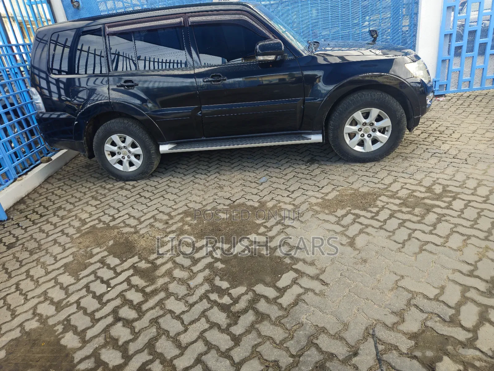 Mitsubishi Pajero 2015 Black