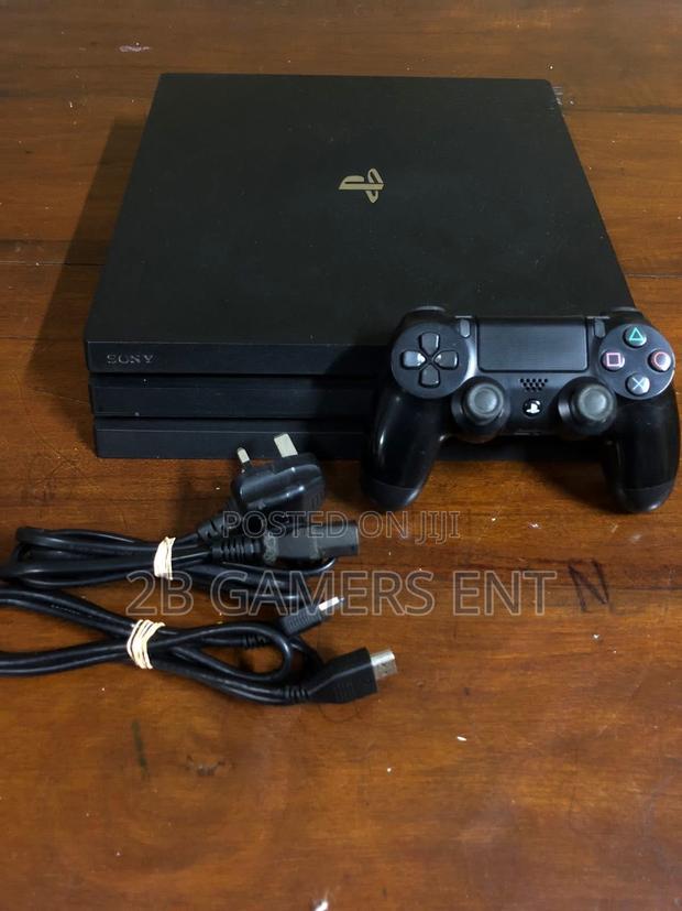 Play Station 4 Pro 1tb Version - main view