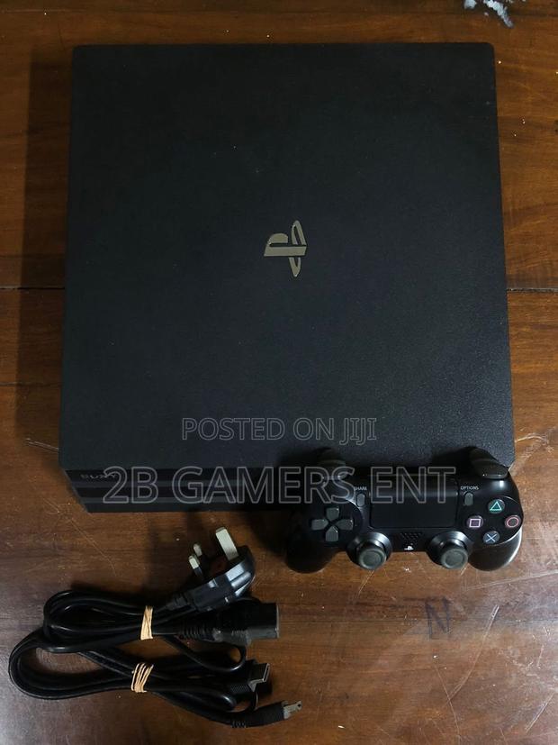 Play Station 4 Pro 1tb Version - thumbnail 3