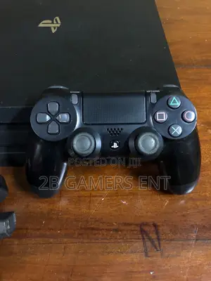 Play Station 4 Pro 1tb Version