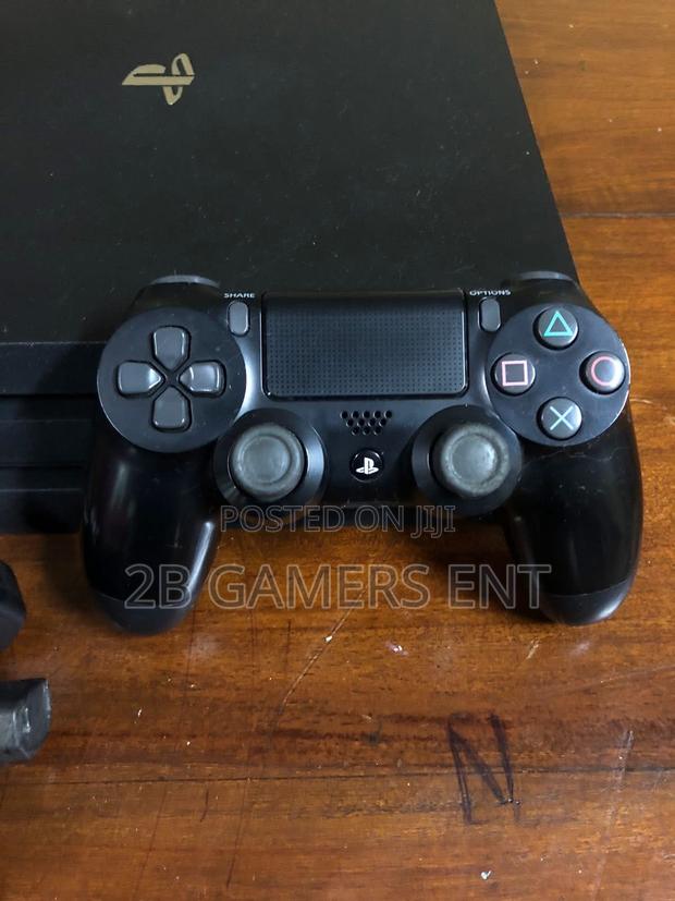 Play Station 4 Pro 1tb Version - thumbnail 4
