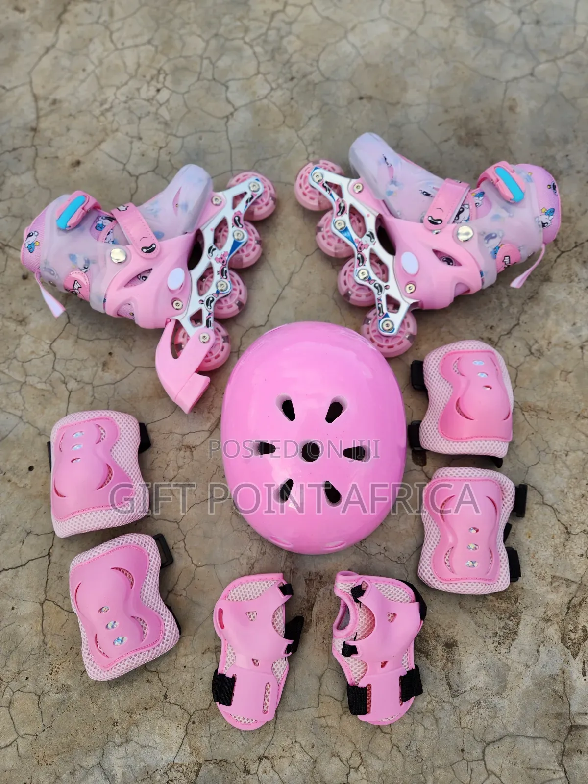 Full Set Roller Skate Shoes With Helmet and Guards for Kids