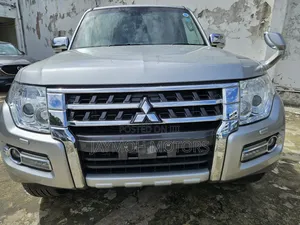 Mitsubishi Pajero 2019 Silver