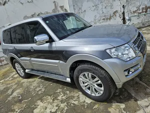 Mitsubishi Pajero 2019 Silver