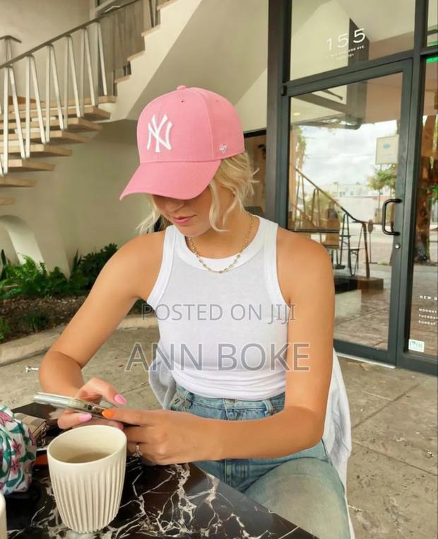 *New in Trendy Caps Available Come in Colour Blac
