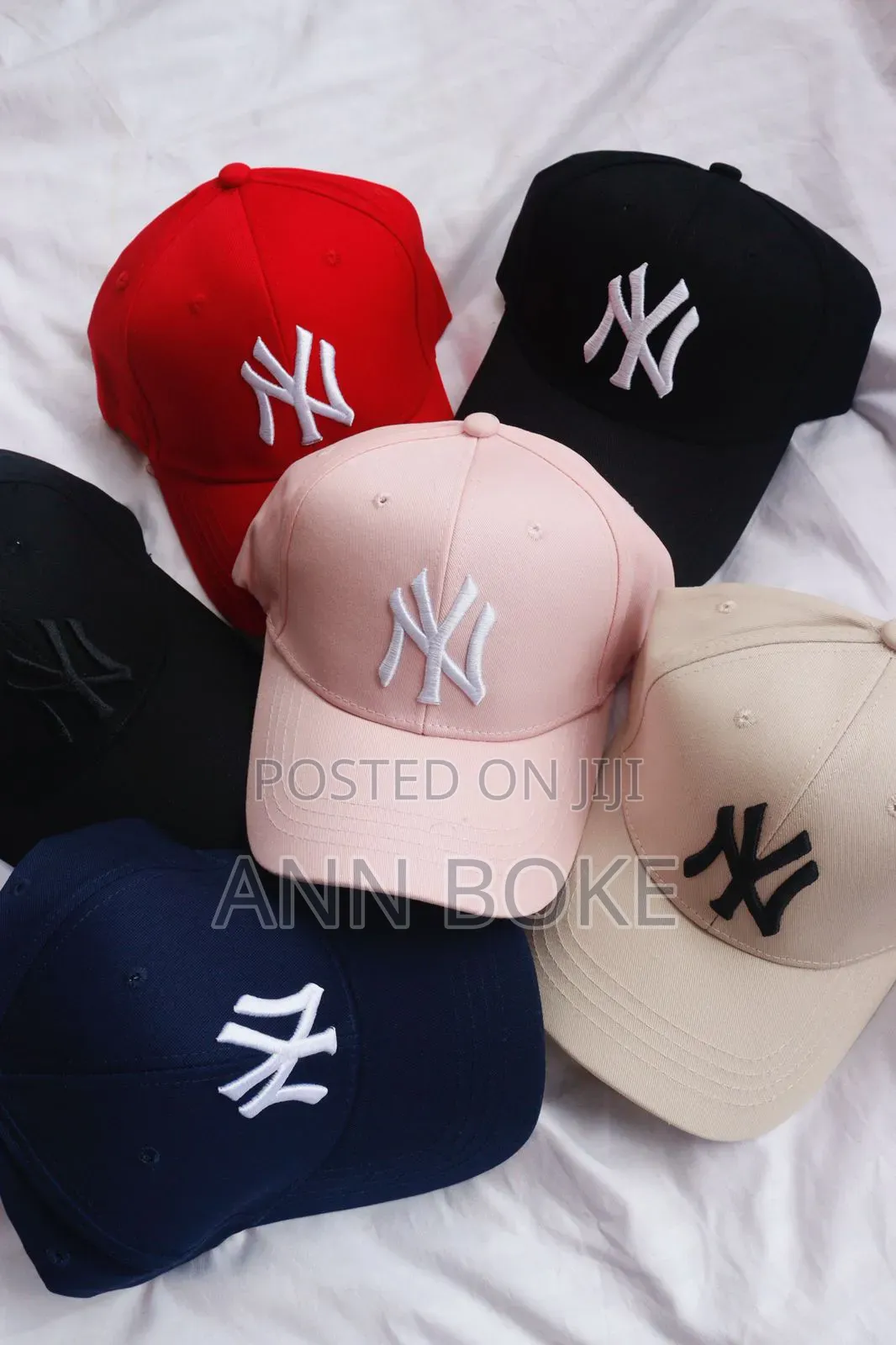 *New in Trendy Caps Available Come in Colour Blac
