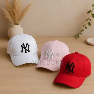 *New in Trendy Caps Available Come in Colour Blac