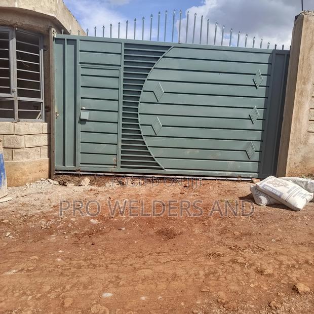 Highwall Sliding Gates