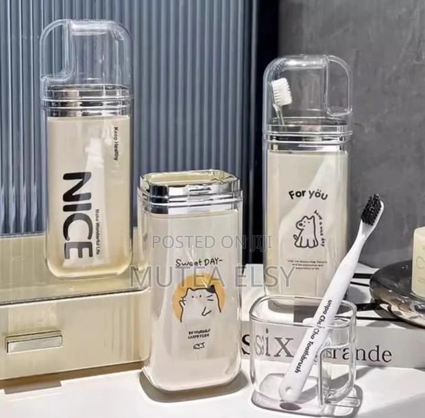 Easy Cup Portable Traveling Tooth Brush - thumbnail 3