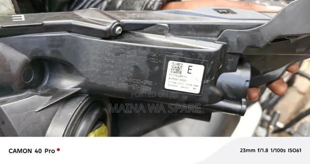 New Model Toyota Noah Headlights - thumbnail 2
