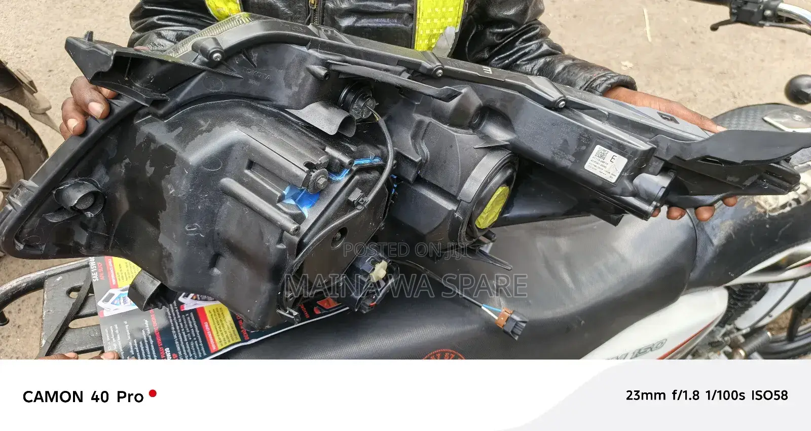 New Model Toyota Noah Headlights