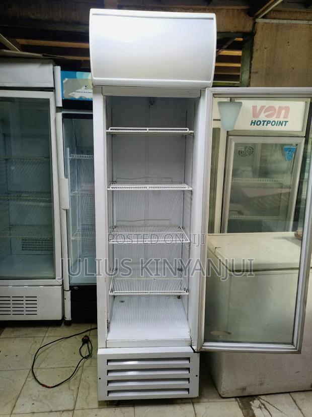 Front Door Display Fridge - thumbnail 2