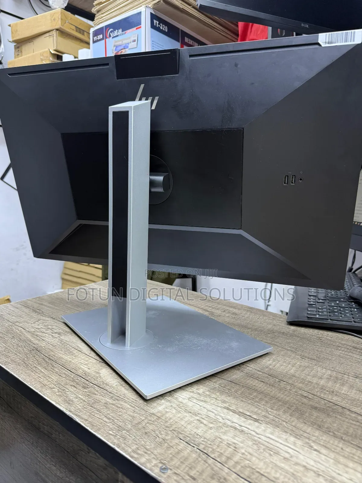 Hp E27q G4 Monitor
 With Webcam Resolution