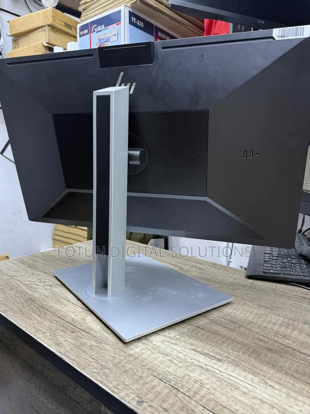 Hp E27q G4 Monitor
 With Webcam Resolution - thumbnail 2
